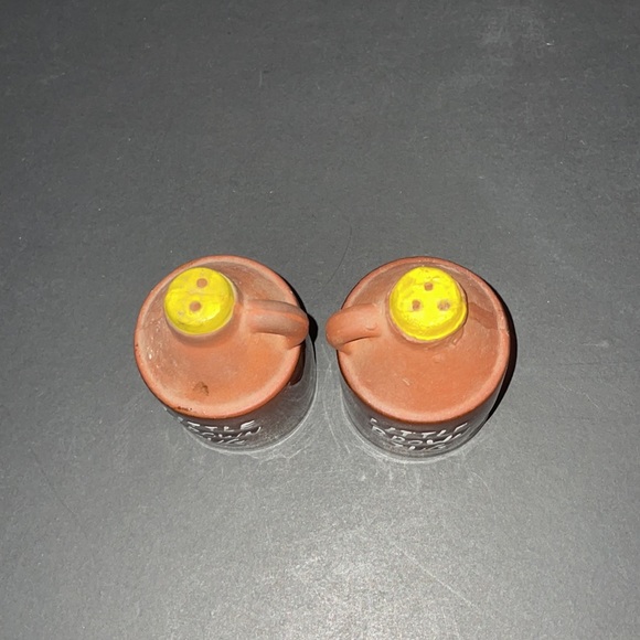 Little Brown Jug Vintage Salt & Pepper Shakers Miniature Bottles Collectibles - Picture 3 of 4